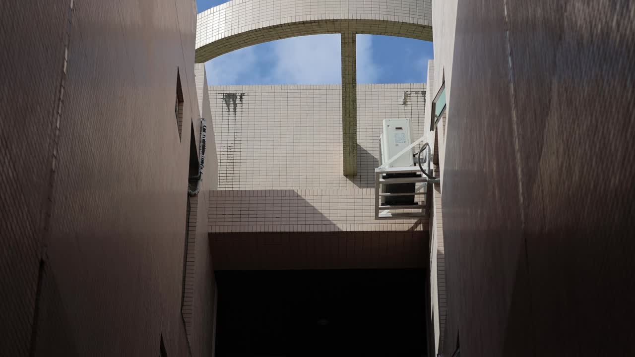 exploración secuencial de un edificio residencial