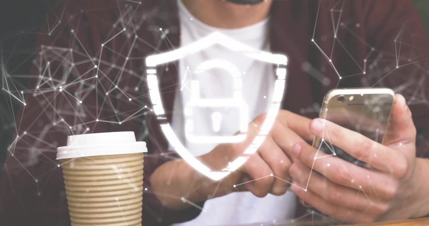 Animação de cadeado branco e formas sobre homem caucasiano com café para viagem usando smartphone