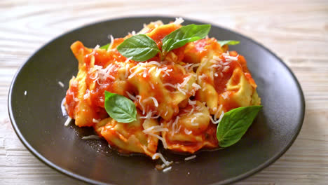 italian tortellini pasta with tomato sauce