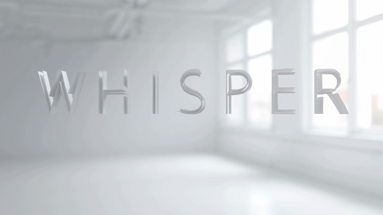 Lettere 3D traslucide che formano la parola WHISPER fluttuano all'interno di un luminoso interno moderno, con riflessi cangianti, morbide sfumature interne e una chiara luce dalla finestra che crea una profondità visiva calma ed elegante.
