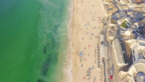 Perfekter-Strandtag-Mit-Touristen-Strömten-Nach-Marazion-Cornwall-England