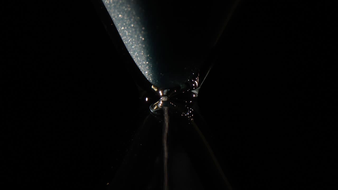 Hourglass in the dark