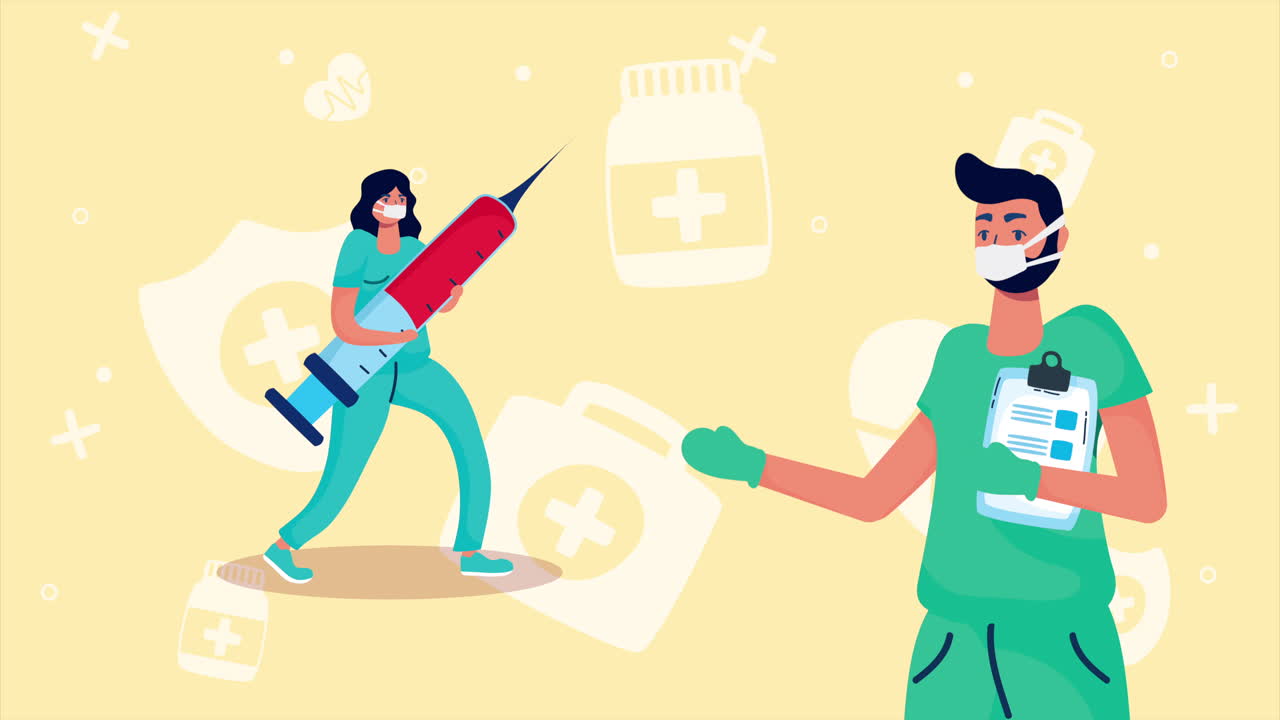 медицинские специалисты с шприцем и бумагами