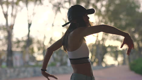 danza femenina y rendimiento de fitness de hip hop urbano