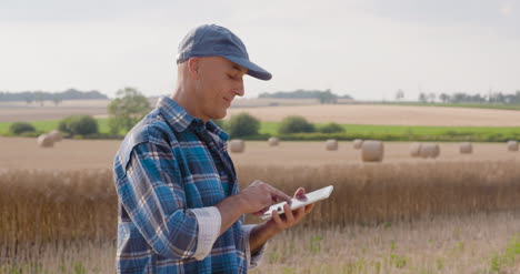 Liebe-Zur-Landwirtschaft-Moderner-Bauer-1