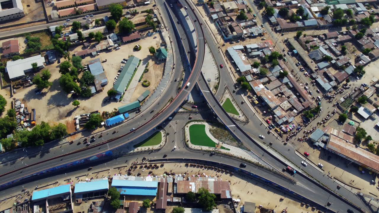 나이지리아 북부 보르노 주 마두구리 에 있는 지상 다리