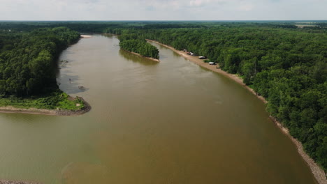 Puente-De-La-Carretera-Y-Río-Blanco-En-Arkansas,-EE.UU.---Toma-Aérea