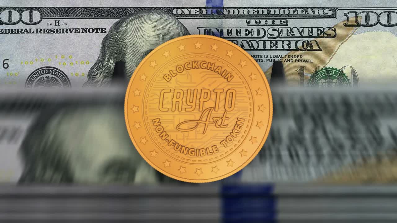 monedas de arte criptográficas sobre billetes de dólar