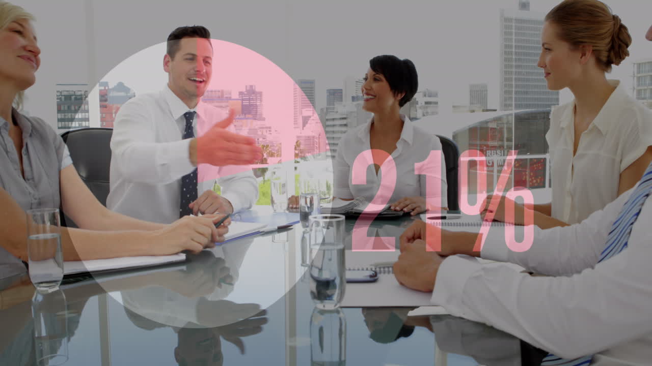 퍼센트, 파이 차트의 애니메이션 다양한 비즈니스 사람들에 대한 금융 데이터 처리