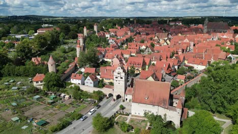 Noerdlingen-Gate-Dinkelsbuhl-Baviera,-Vista-Aérea-De-Drones-Del-Sur-De-Alemania