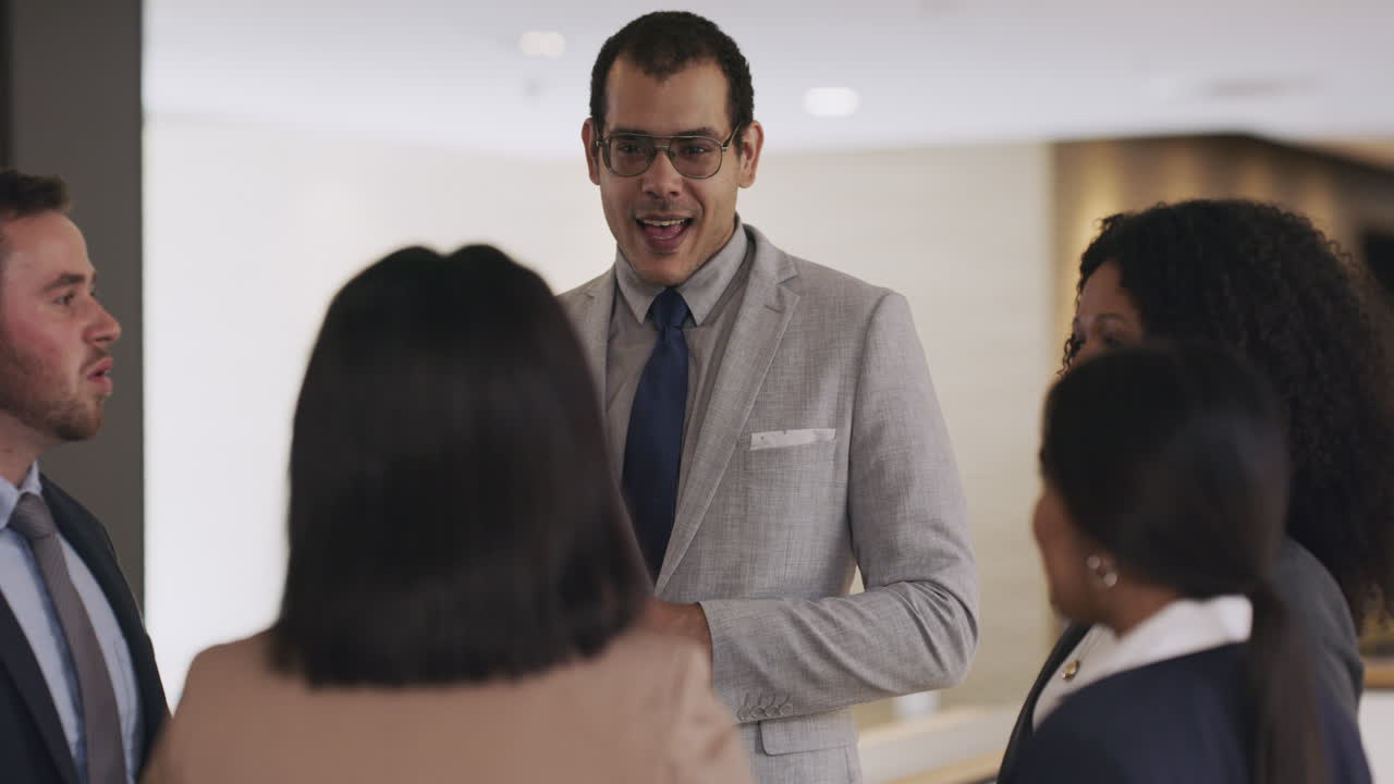 un grupo de jóvenes empresarios que se unen