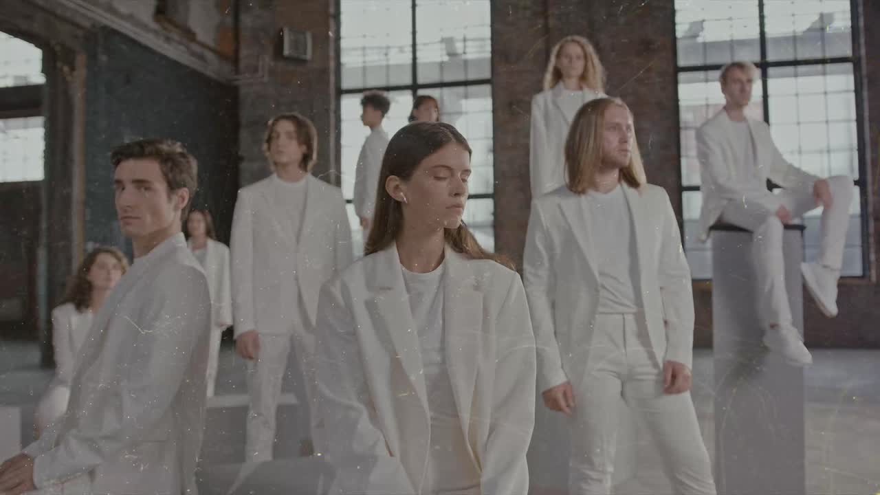 Punch Hole Transition 03