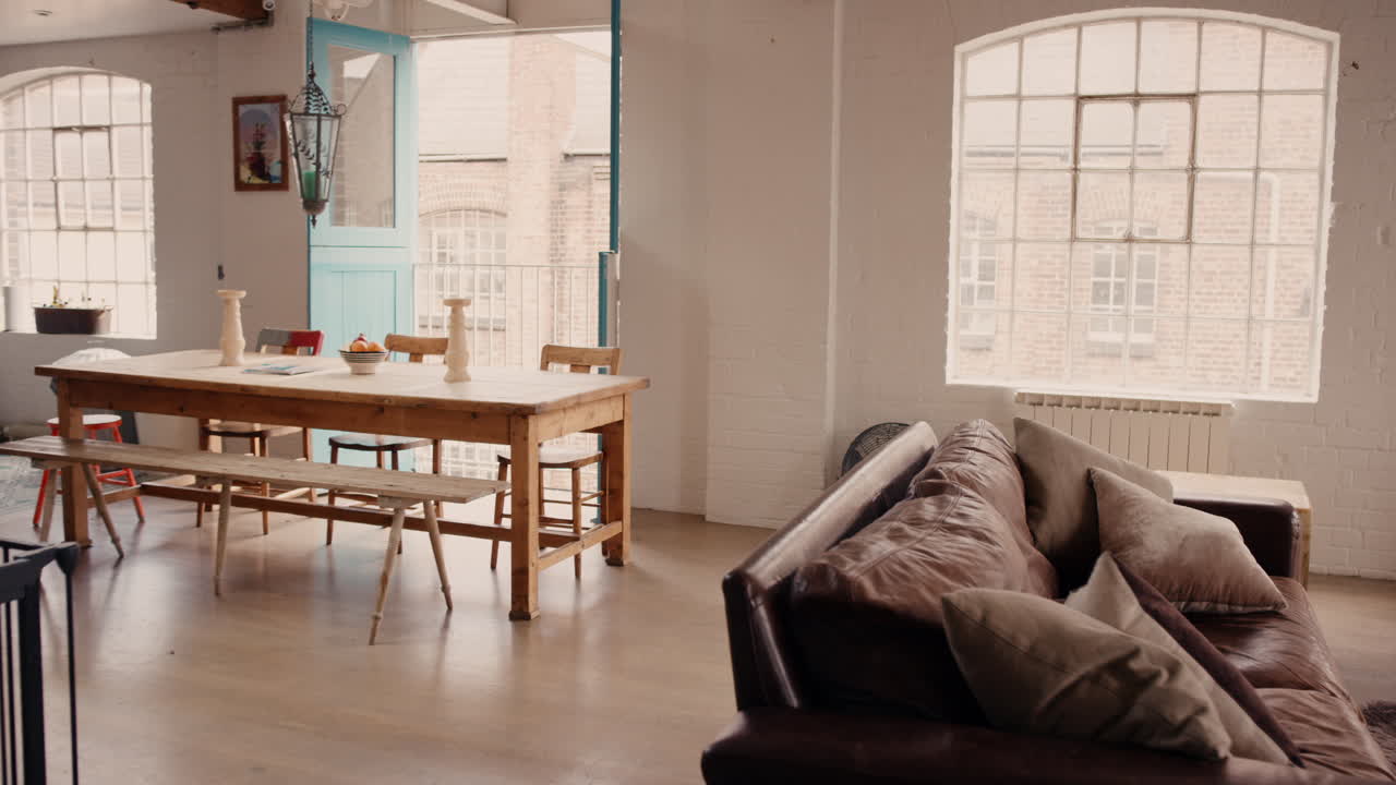 Steady cam gimbal walk though of cosy home interior