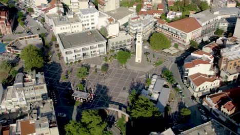xanthi, grecia, región de tracia, vista aérea de la plaza central, punto de interés filmado