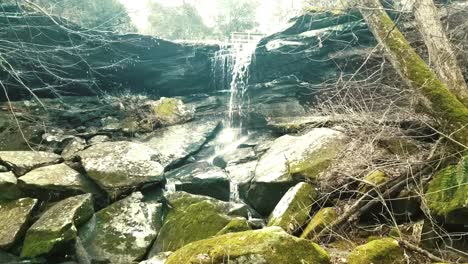 Increíbles-Videos-De-Cascadas-Del-Bosque-Nacional-Shawnee-En-El-Sur-De-Illinois