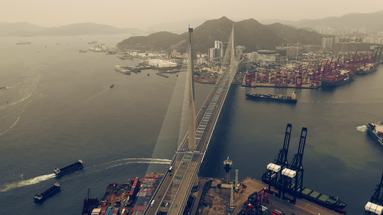 el puerto y el puente de hong kong, vista aérea