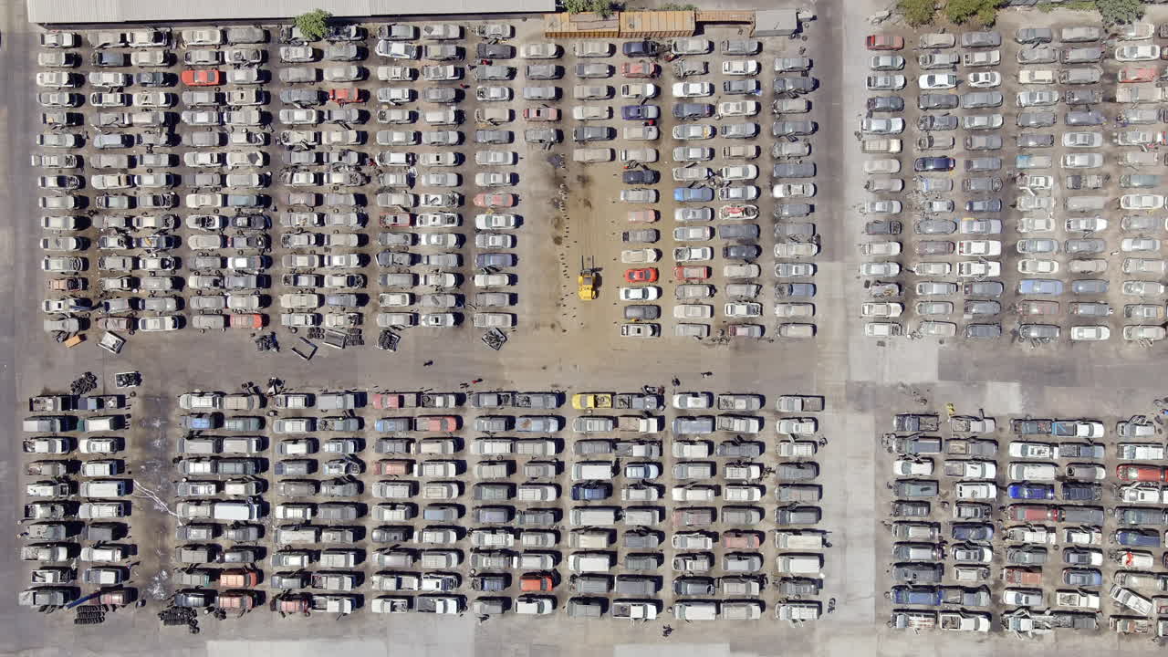 사용 된 자동차 를 찾고 있는 사람 들 의 상상