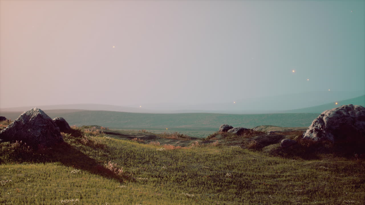 valle de montaña durante el amanecer brillante