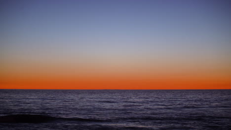 El-Sol-Se-Pone-Sobre-El-Océano-Pacífico-En-Una-Playa-De-San-Diego.