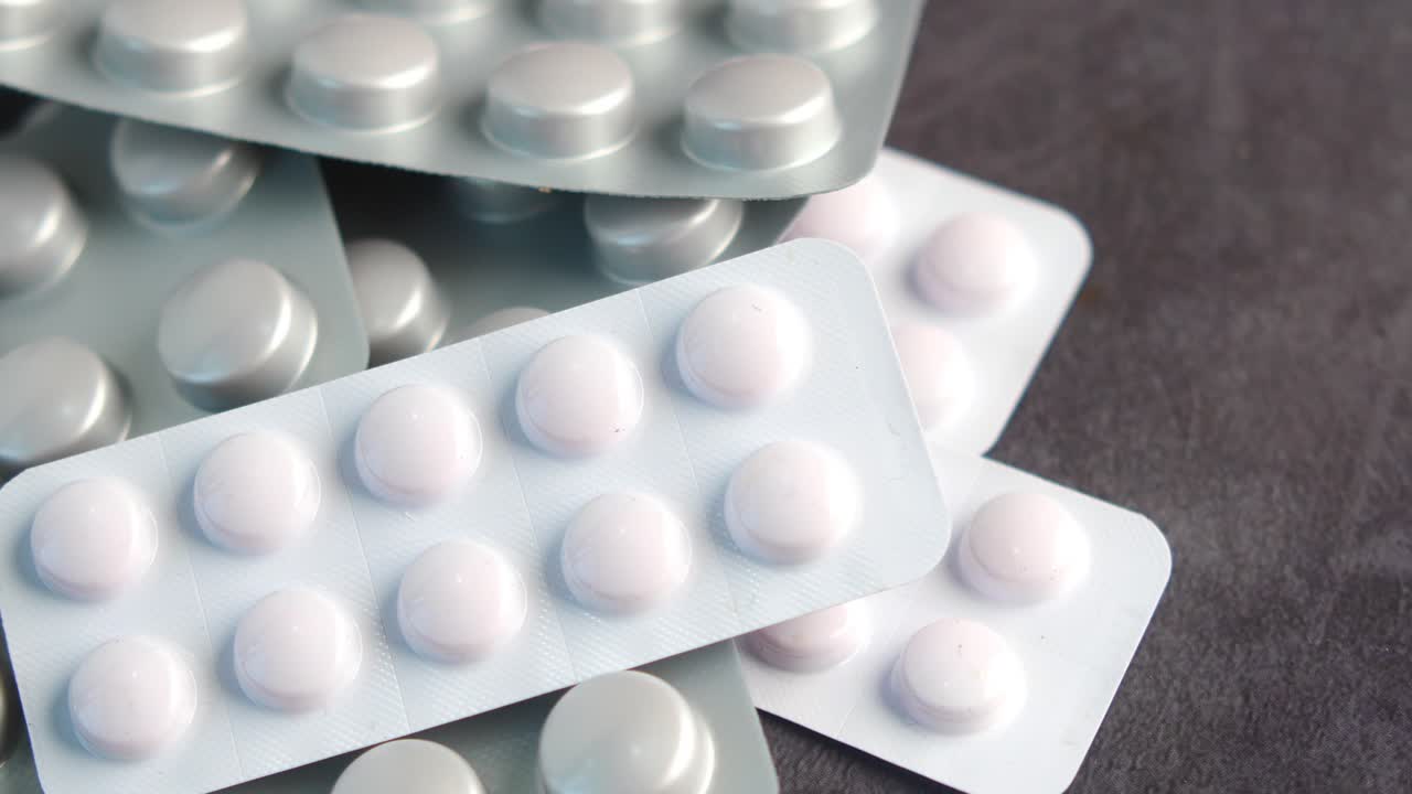 Varie confezioni di pillole
