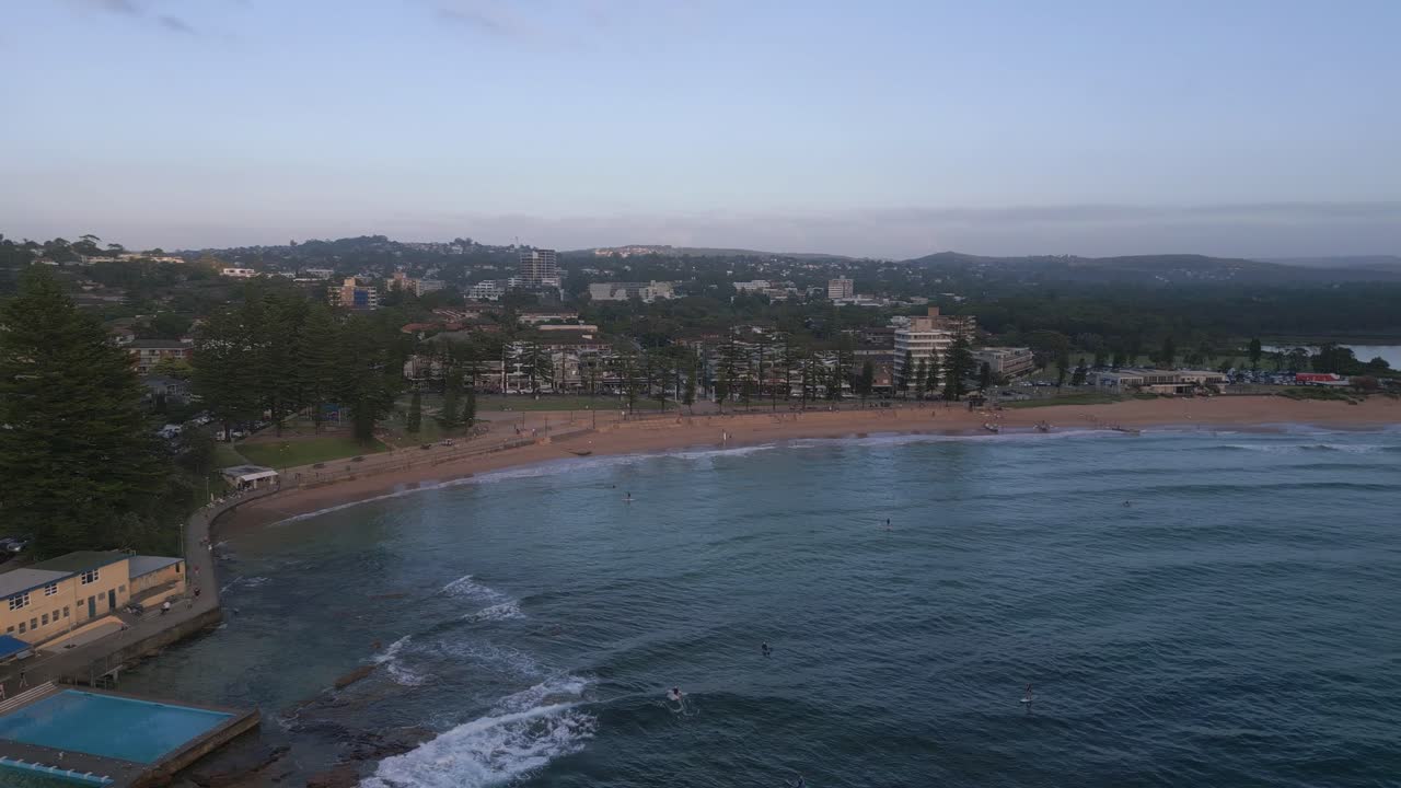 las playas del norte de sídney dee por qué rockpool y la playa, nueva gales del sur, australia