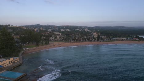 Sydney-Northern-Beaches-Dee-Why-Rockpool-and-Beach,-New-South-Wales,-Australia