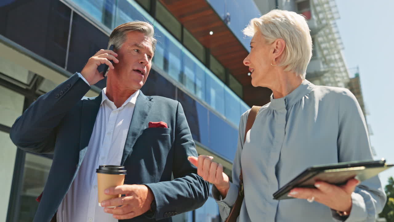 고위 관리자, 사업가들과 계획을 세우기 전에