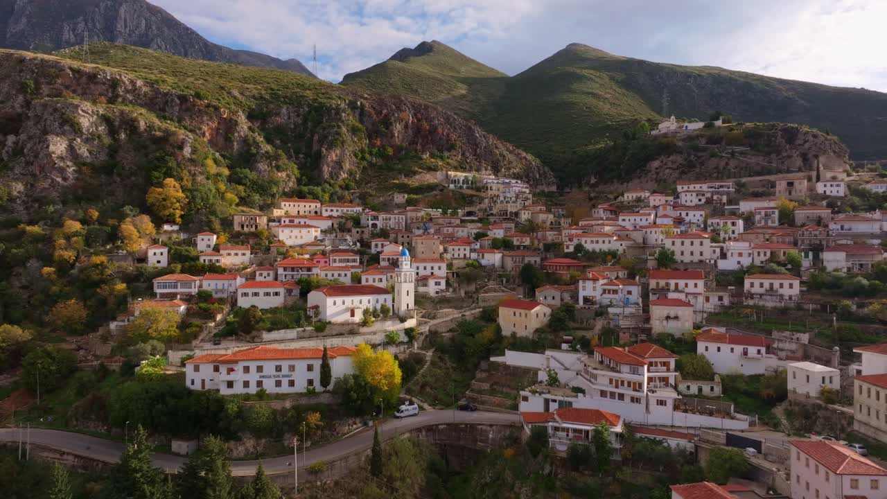 Scopri il Villaggio di Dhërmi, il Paradiso Costiero dell'Albania