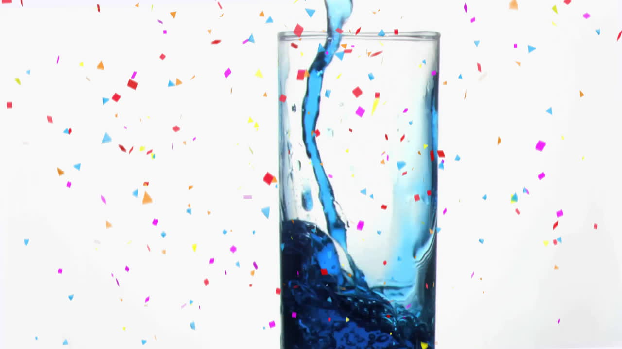 페인 컵 위에 떨어지는 콘페티의 애니메이션