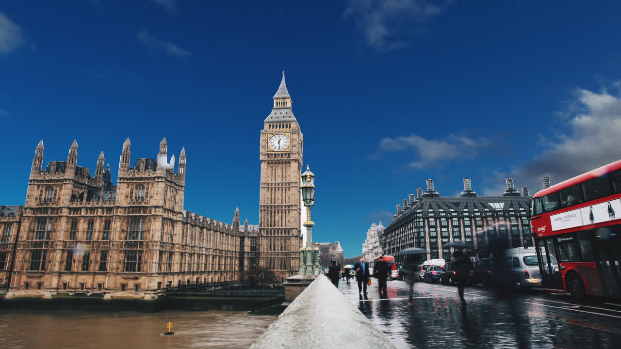 Big Ben-klockan, London, Storbritannien, Europa, brittiskt torn, arkitektur, berömt historiskt nationalmonument, timelapse med himmelsutbyteseffekt, internationell attraktion, stadsbild, Brexit-symbol, brovy.