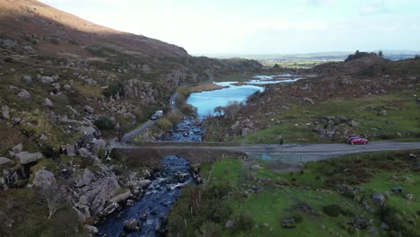 Luftaufnahme-über-Einer-Brücke-In-Der-Lücke-Von-Dunloe-In-Irland