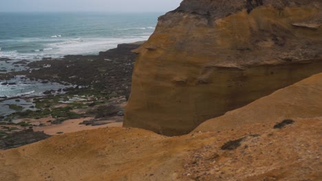 Toma-De-Cardán-En-Cámara-Lenta-Del-Hermoso-Paisaje-Del-Sur-De-Europa-En-España