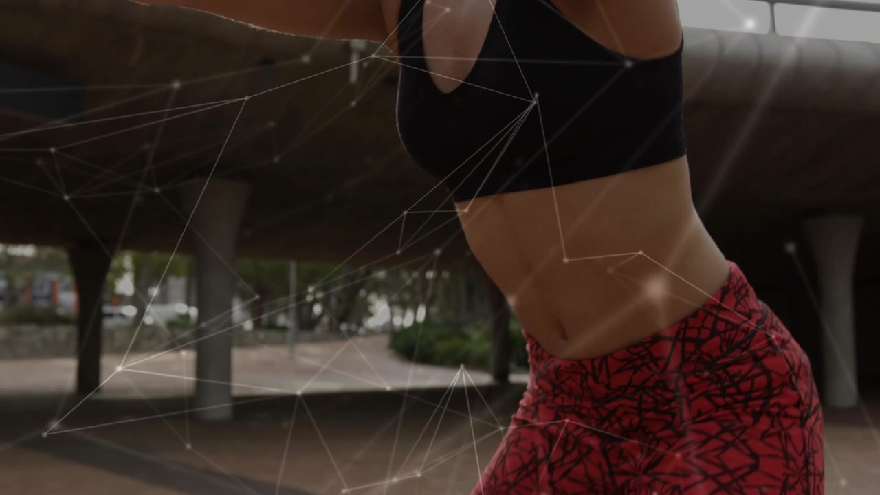 Animazione di una rete di connessioni su una donna che si allena all'aperto.