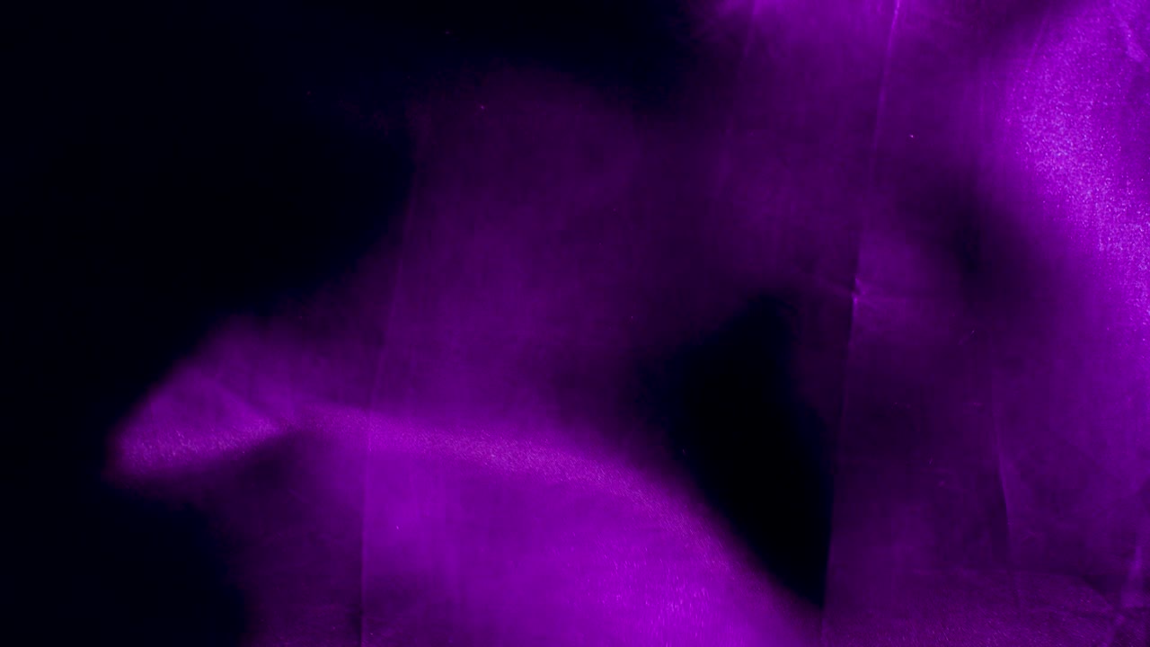 fondo de tela de satén de onda sin costuras púrpura \ tela de seda revoloteando en el viento de la tela ondulante \