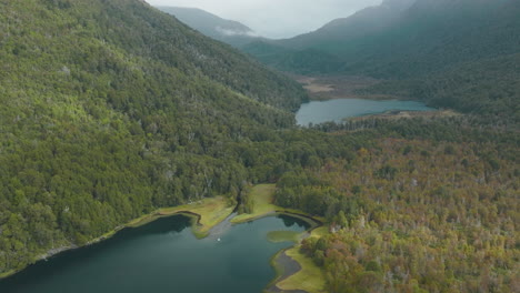 Impresionante-Vista-Aérea-De-Lago-Roca,-Argentina