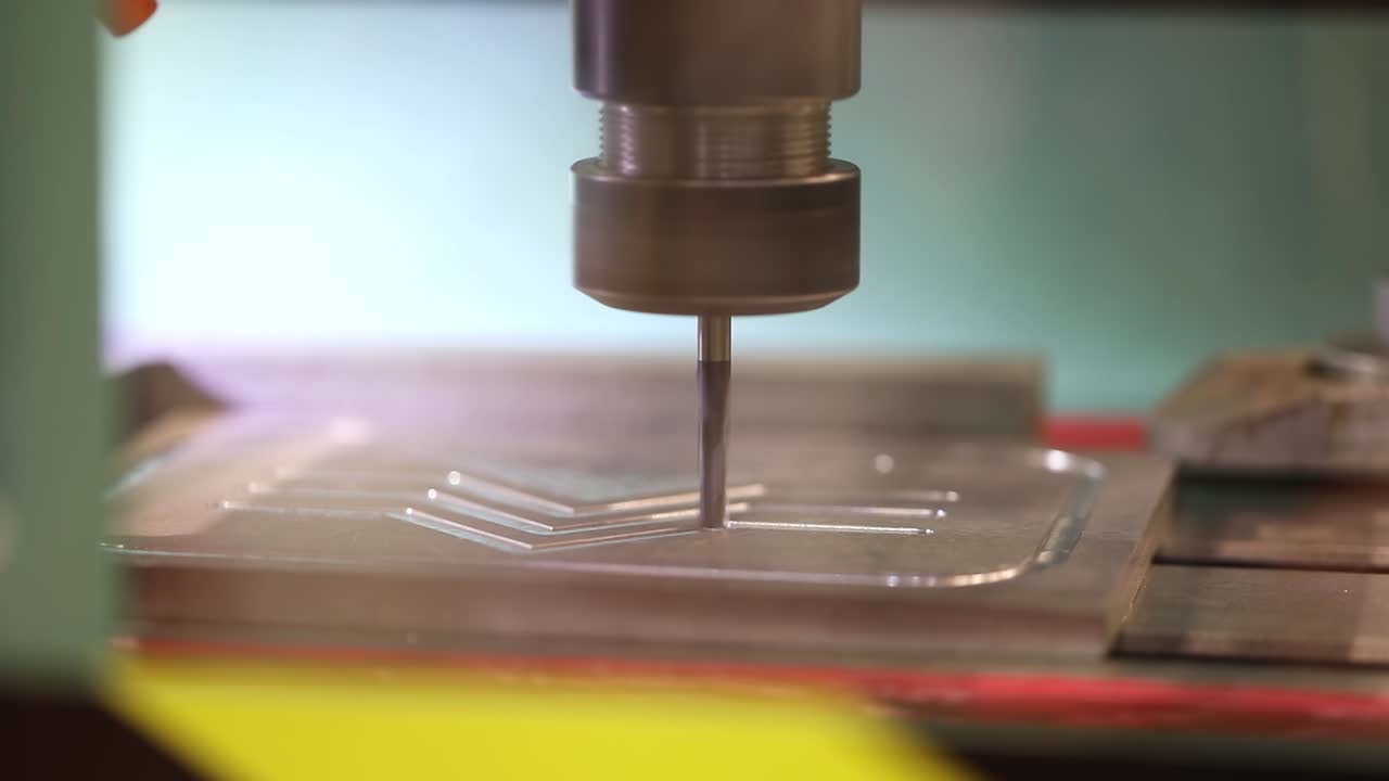 máquina de fresado cnc para el trabajo de metales.