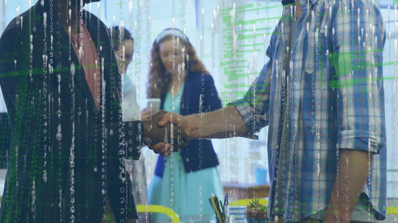 animación del procesamiento de datos sobre el apretón de manos de la gente de negocios