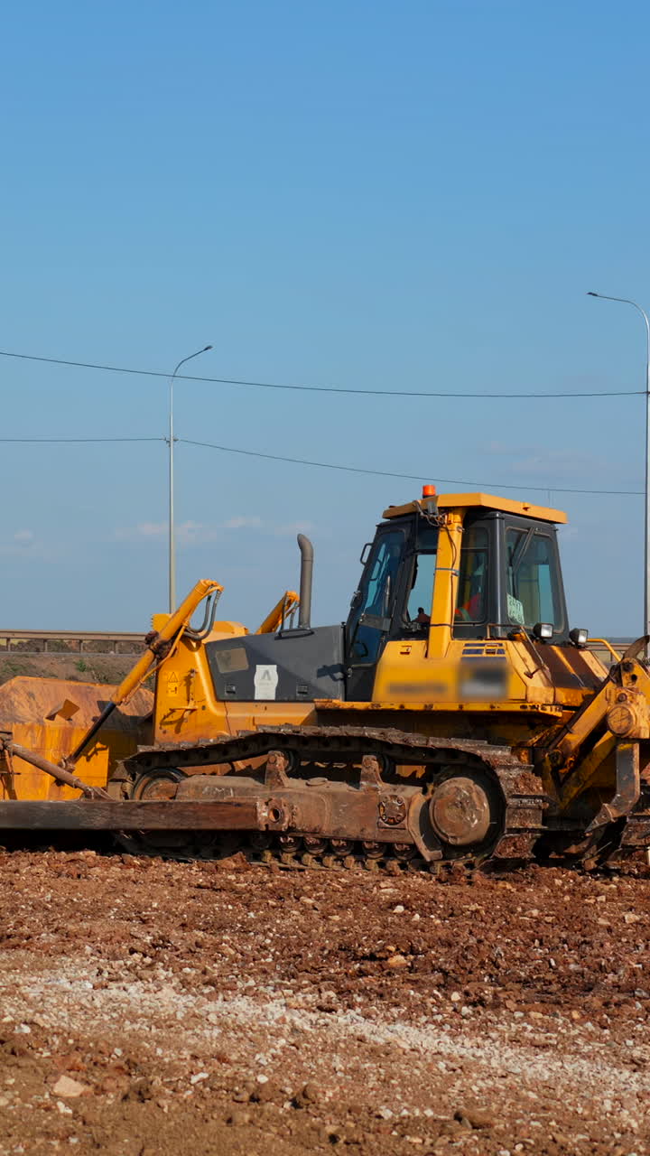 excavadora en un sitio de construcción