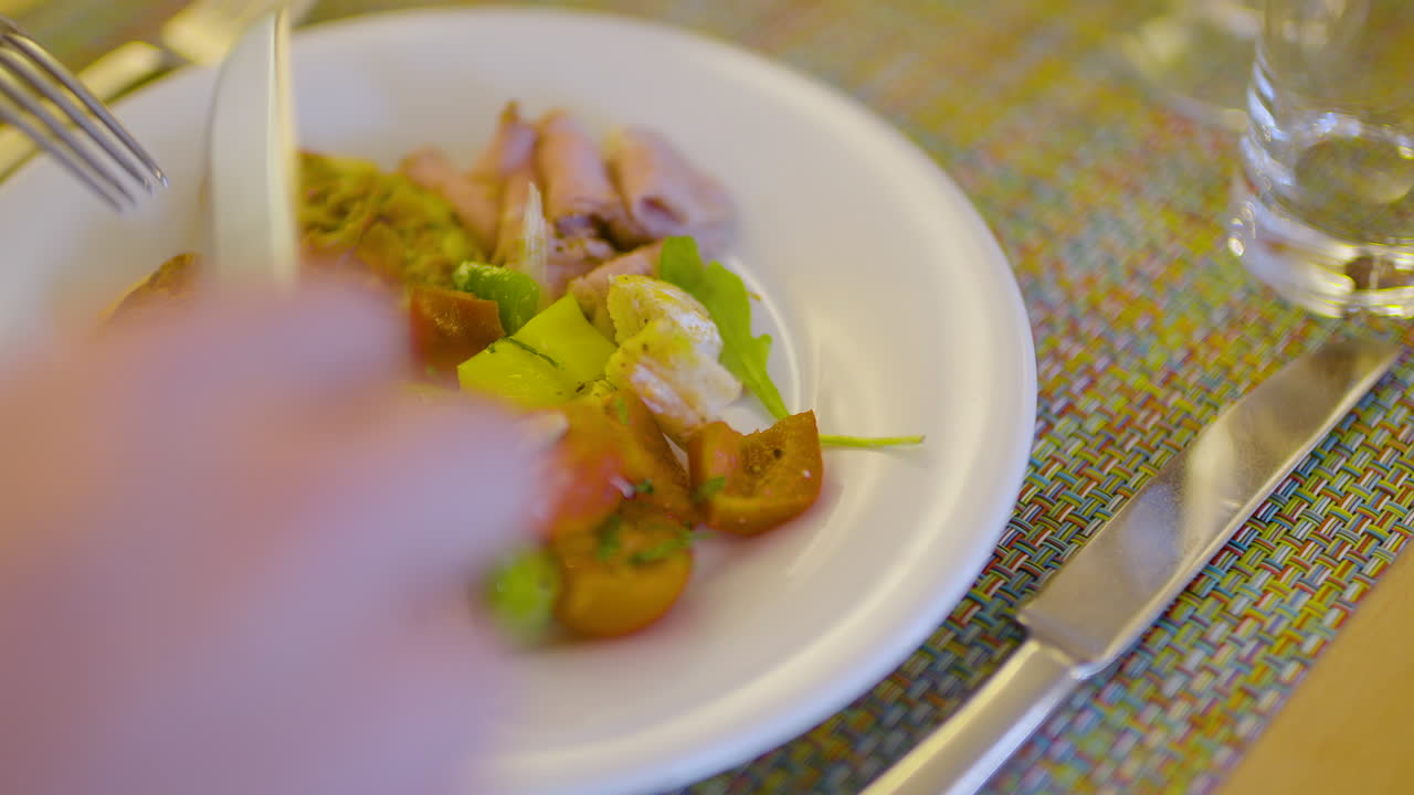 gourmet come plato listo en el restaurante