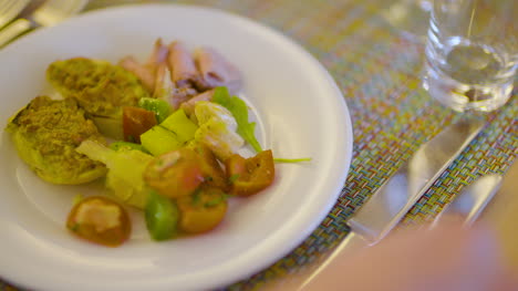 Gourmet-Come-Plato-Listo-En-El-Restaurante