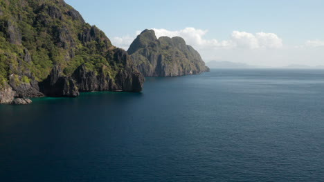 Aerial-shot-of-Matinloc-Island,-El-Nido,-Palawan,-Pilippines