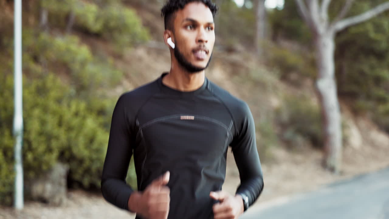 ejercicio y el hombre corriendo al aire libre