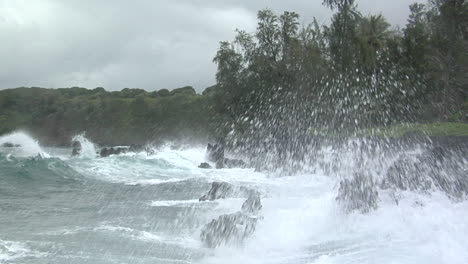 a large pacific storm batters hawaii with large waves