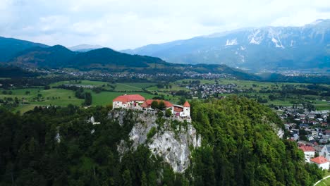 Slovenia-Beautiful-Nature---resort-Lake-Bled.