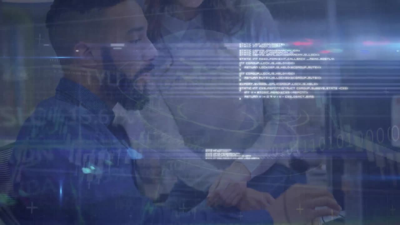 animación del procesamiento de datos sobre una mujer que usa un teléfono inteligente