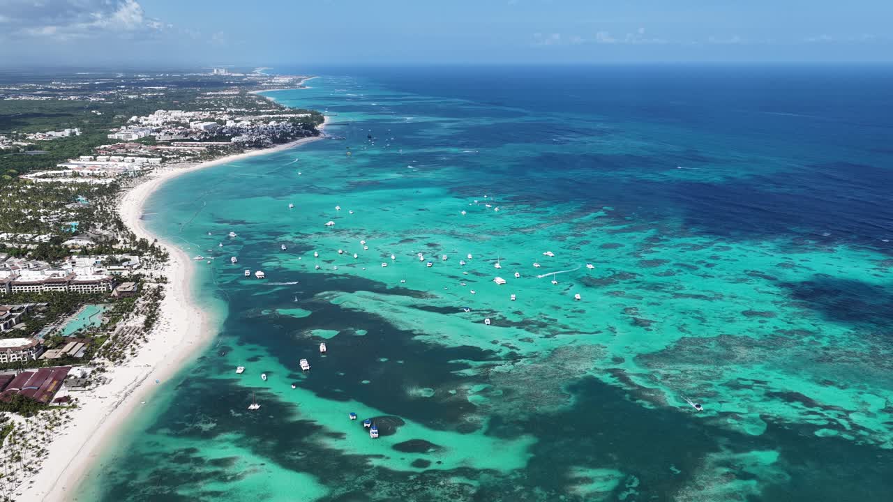 Đường chân trời Punta Cana tại Punta Cana ở La Altagracia, Cộng hòa Dominica. Đường chân trời vùng Caribbean. Phong cảnh bãi biển. Khung cảnh khu nghỉ dưỡng. Đường chân trời Punta Cana tại Punta Cana ở La Altagracia, Cộng hòa Dominica