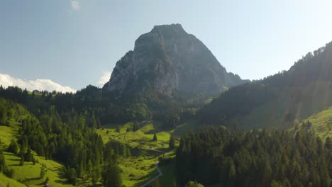 Filmische-Einspielung-Vom-Gröberen-Mythenberg-In-Schwyz,-Schweiz