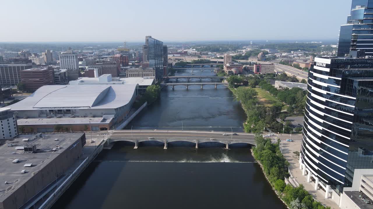 Centrala Grand Rapids i Michigan, USA, drönarvy från luften.