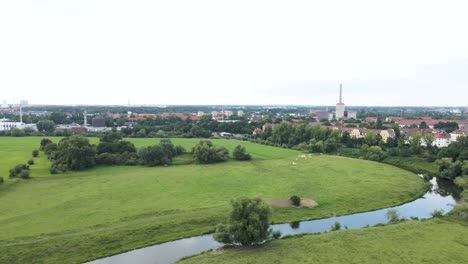 Ländliche-Landschaft,-Stadthintergrund-In-Deutschland,-Luftaufnahme