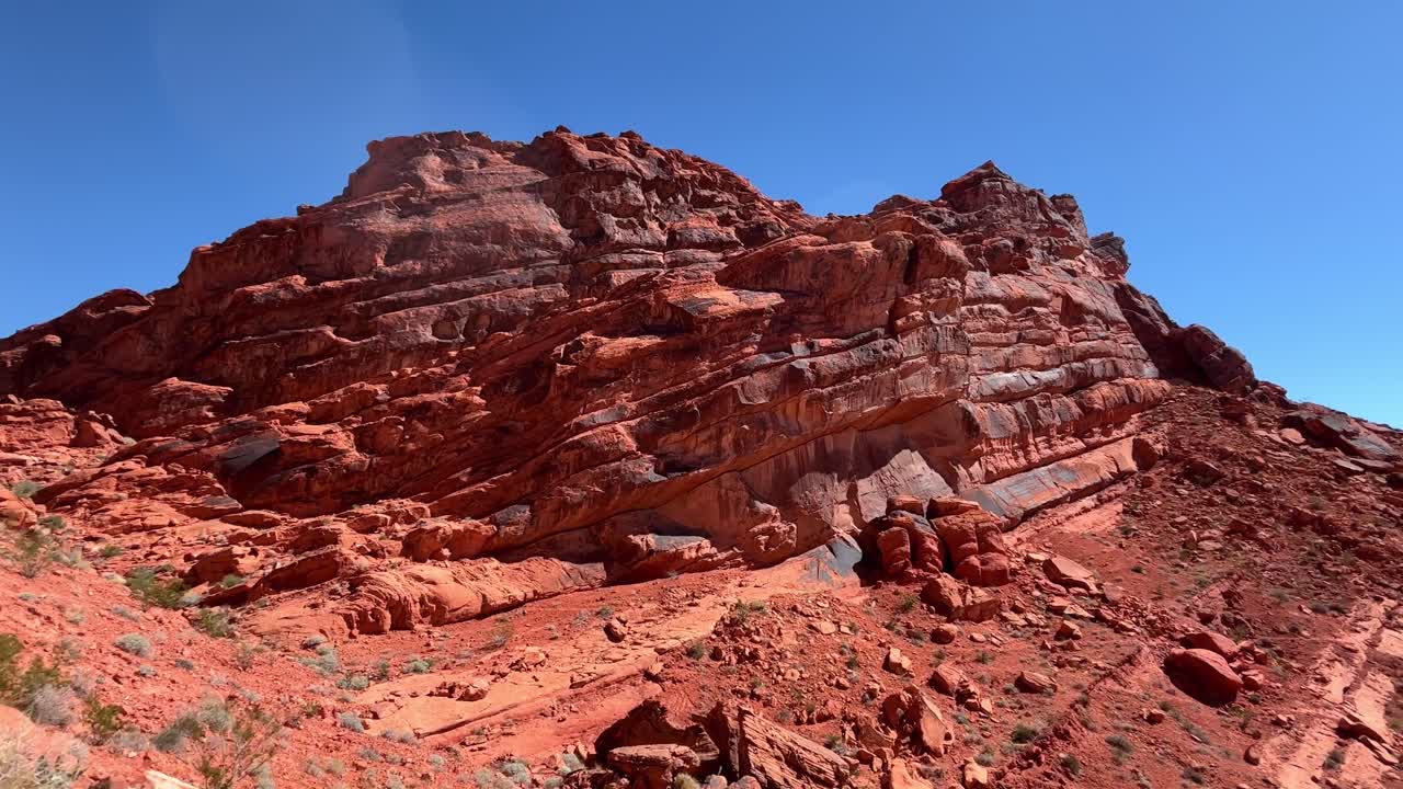Paisaje rocoso de arenisca geológica en el Parque Estatal Valley of Fire en Nevada, EE. UU.